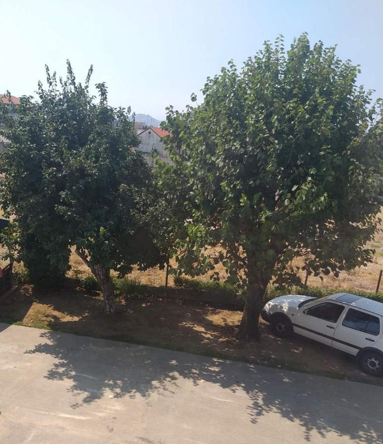 Hostel Vera - Airport Podgorica Mitrovici  外观 照片