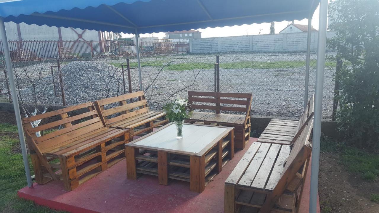 Hostel Vera - Airport Podgorica Mitrovici  外观 照片