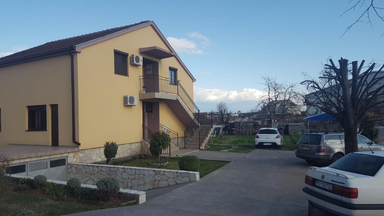 Hostel Vera - Airport Podgorica Mitrovici  外观 照片